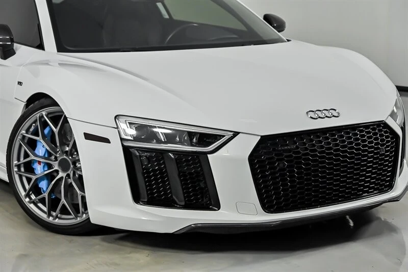 2017 Audi 4S R8 - Image 3 of 31