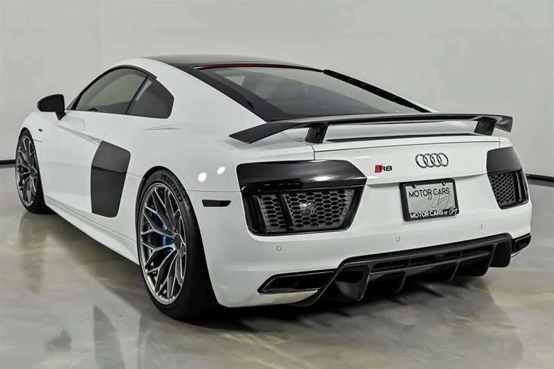 2017 Audi 4S R8 - Image 8 of 31