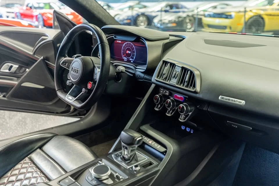 2017 Audi 4S R8 - Image 14 of 19