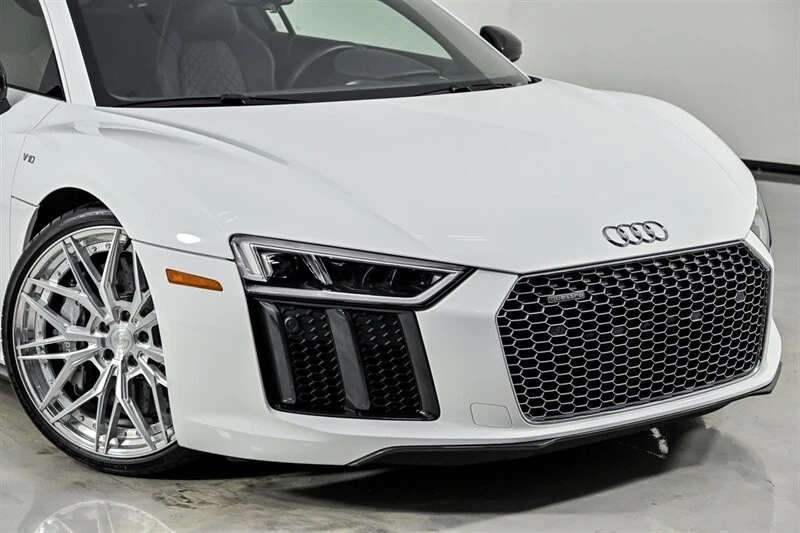 2017 Audi 4S R8 - Image 3 of 31