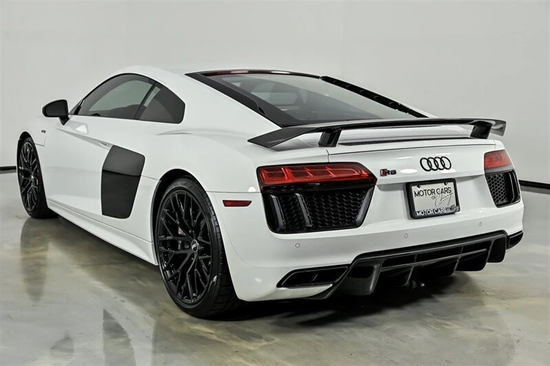 2017 Audi 4S R8 - Image 8 of 31