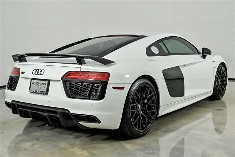 2017 Audi 4S R8 - Image 10 of 31