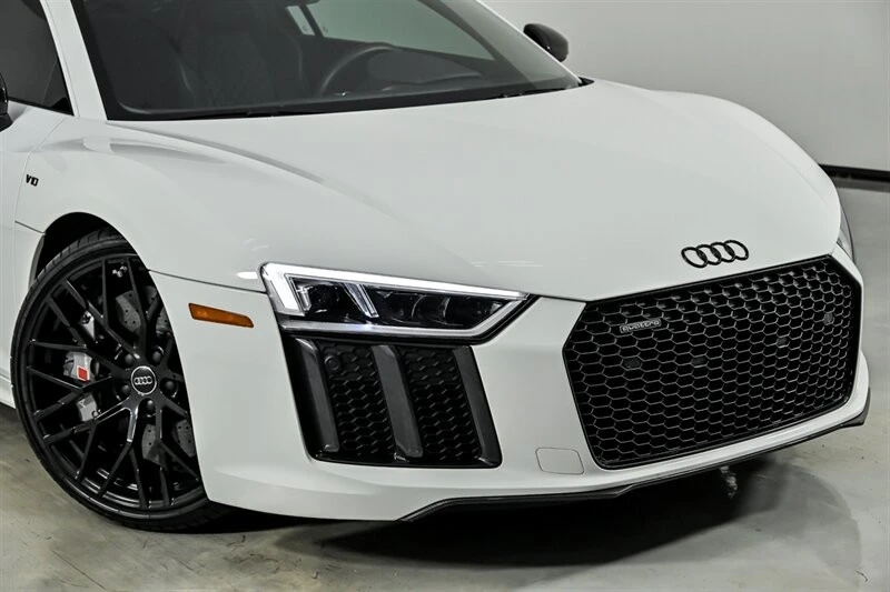 2017 Audi 4S R8 - Image 3 of 31