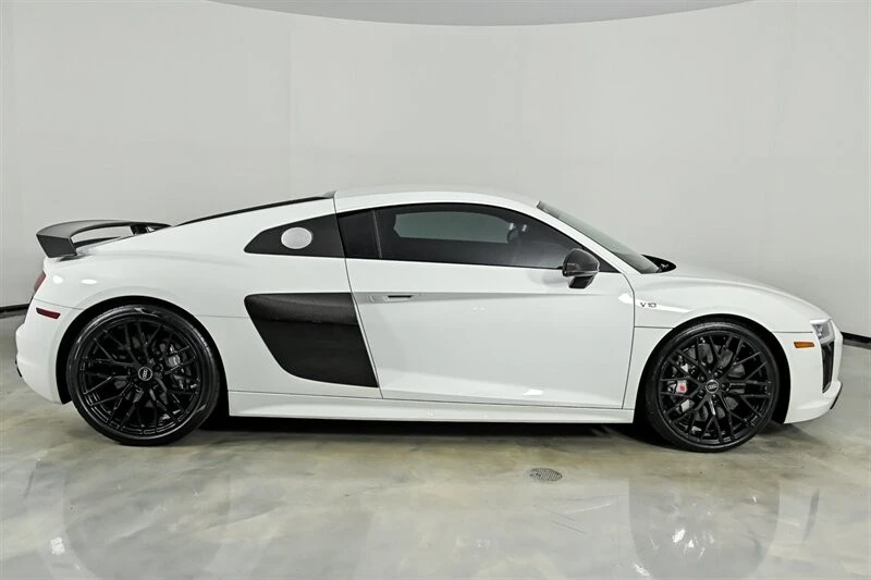 2017 Audi 4S R8 - Image 11 of 31