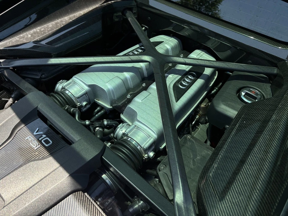 2017 Audi 4S R8 - Image 30 of 31