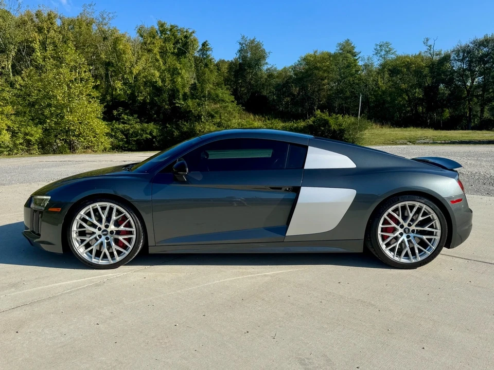 2017 Audi 4S R8 - Image 8 of 12