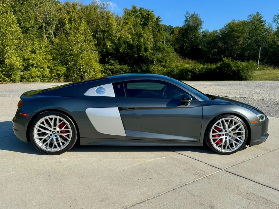 2017 Audi 4S R8 - Image 7 of 12