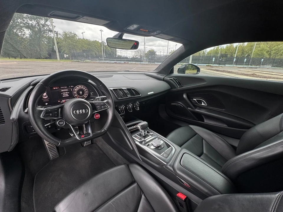 2017 Audi 4S R8 - Image 10 of 12