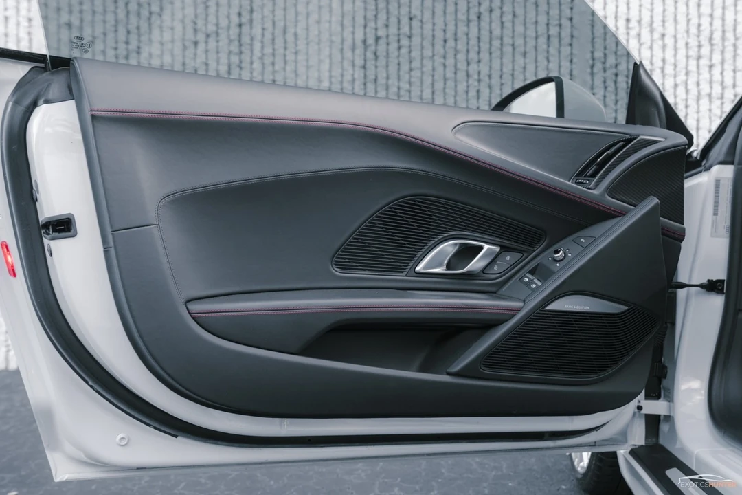 2017 Audi 4S R8 - Image 8 of 12