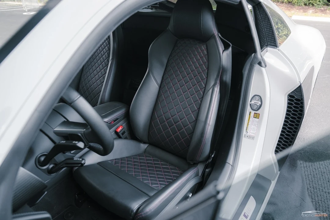 2017 Audi 4S R8 - Image 7 of 12