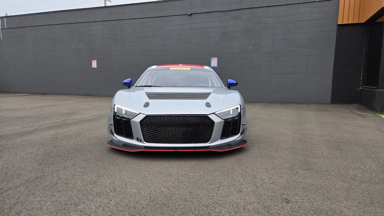 2017 Audi 4S R8 - Image 3 of 31