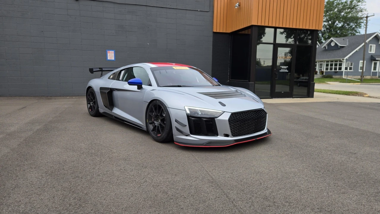 2017 Audi 4S R8 - Image 4 of 31