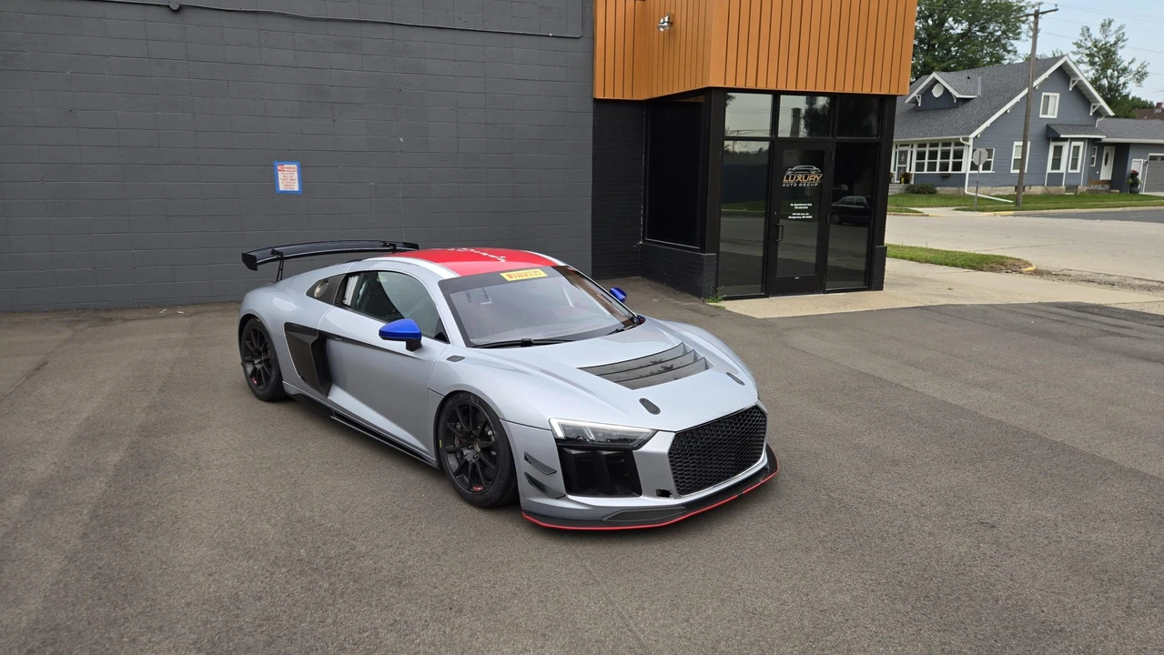 2017 Audi 4S R8 - Image 6 of 31