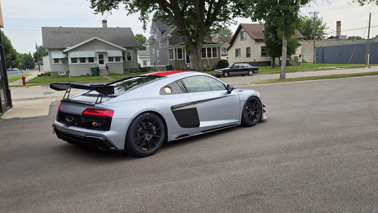 2017 Audi 4S R8 - Image 10 of 31