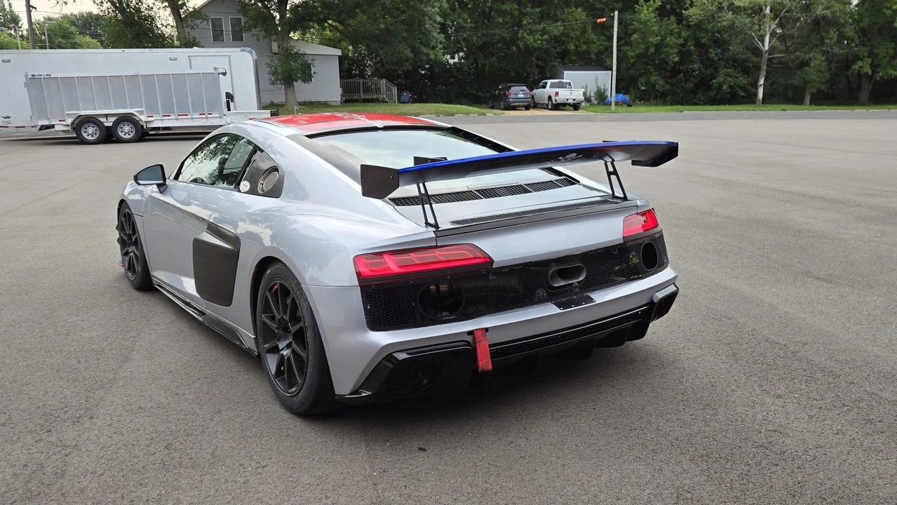 2017 Audi 4S R8 - Image 13 of 31