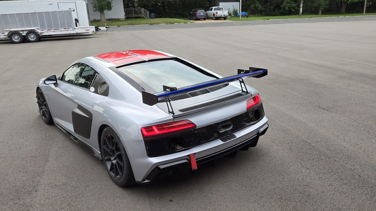 2017 Audi 4S R8 - Image 14 of 31