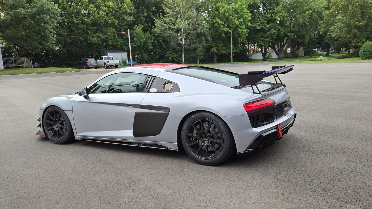 2017 Audi 4S R8 - Image 15 of 31