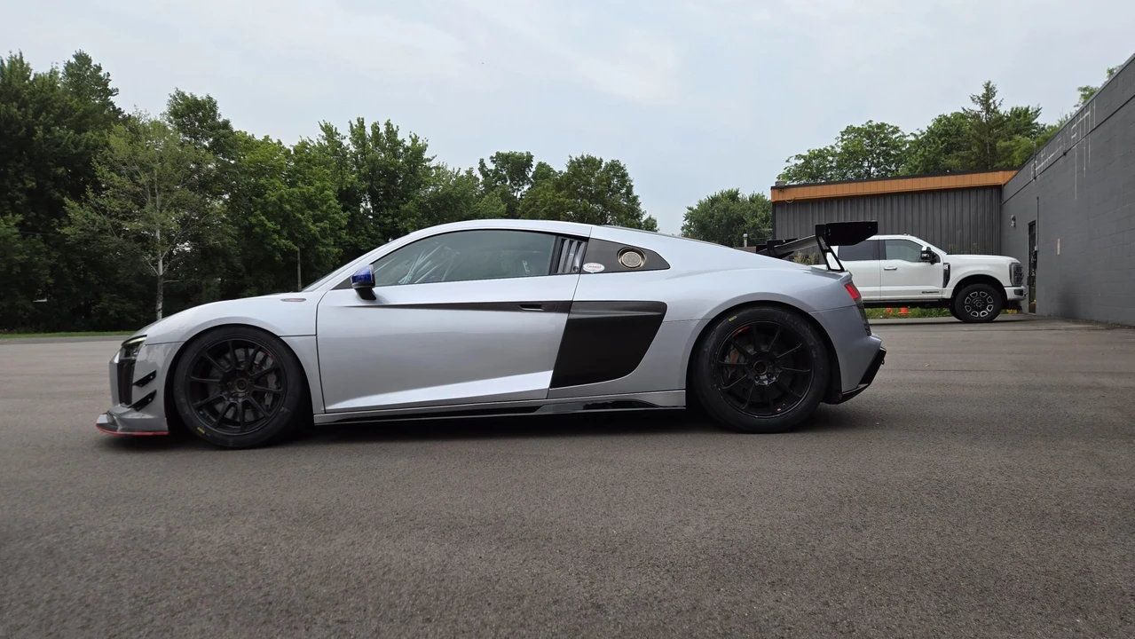 2017 Audi 4S R8 - Image 16 of 31
