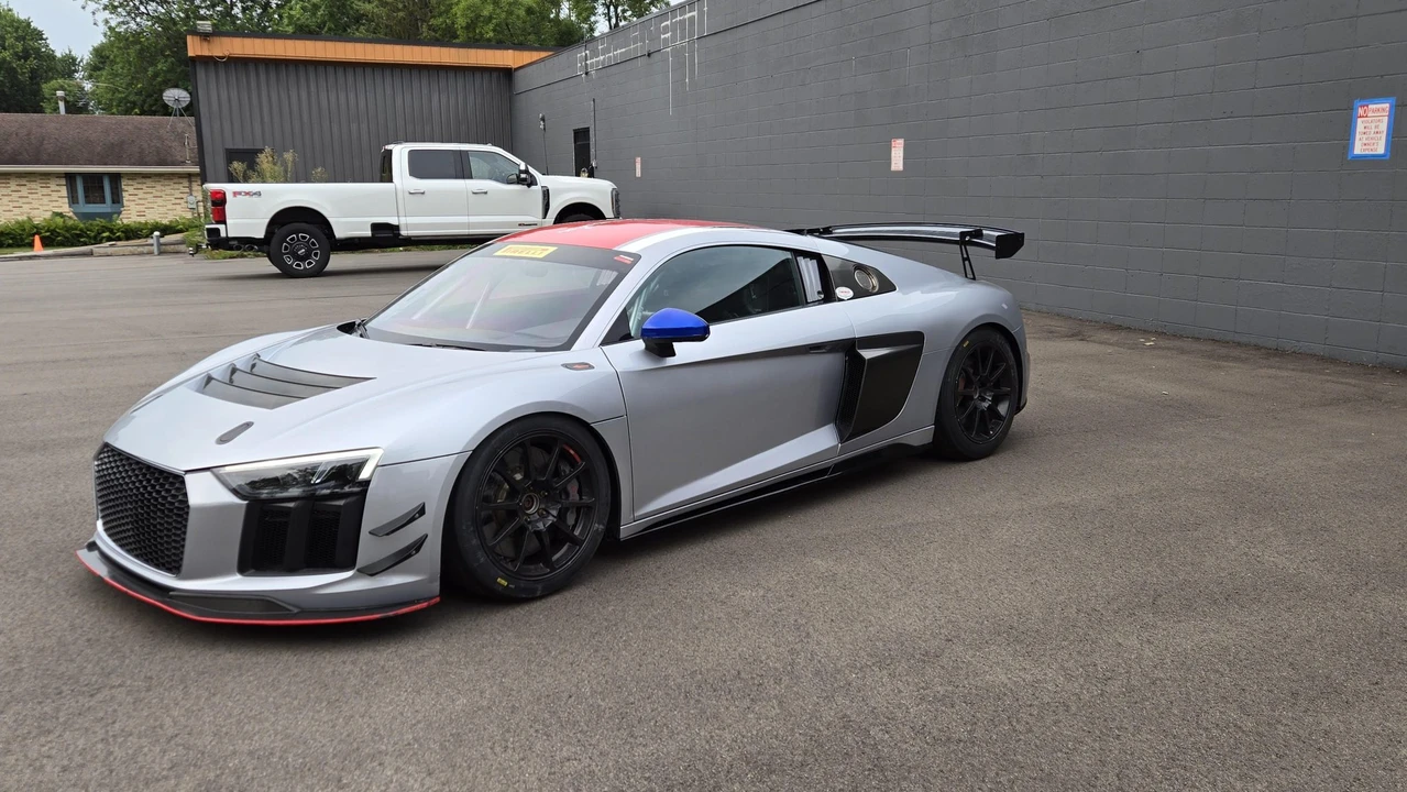 2017 Audi 4S R8 - Image 18 of 31