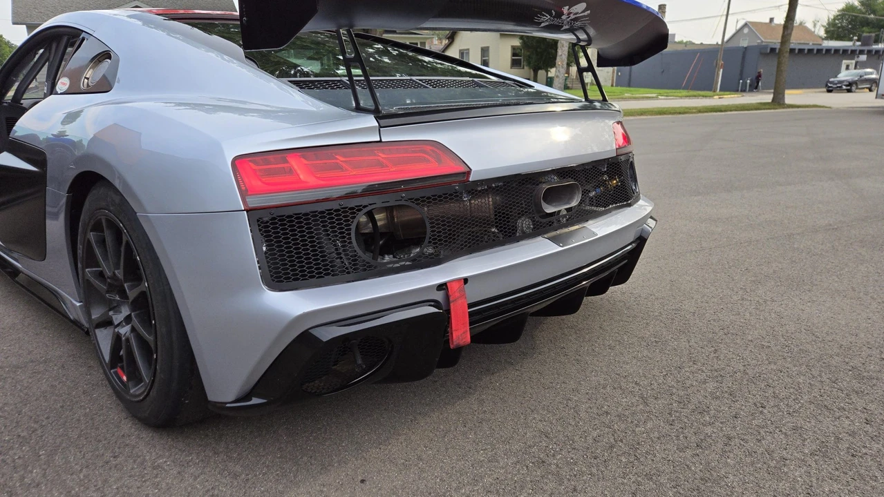 2017 Audi 4S R8 - Image 19 of 31