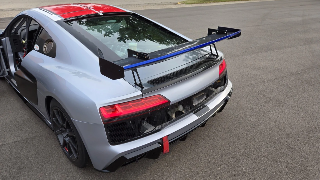 2017 Audi 4S R8 - Image 20 of 31