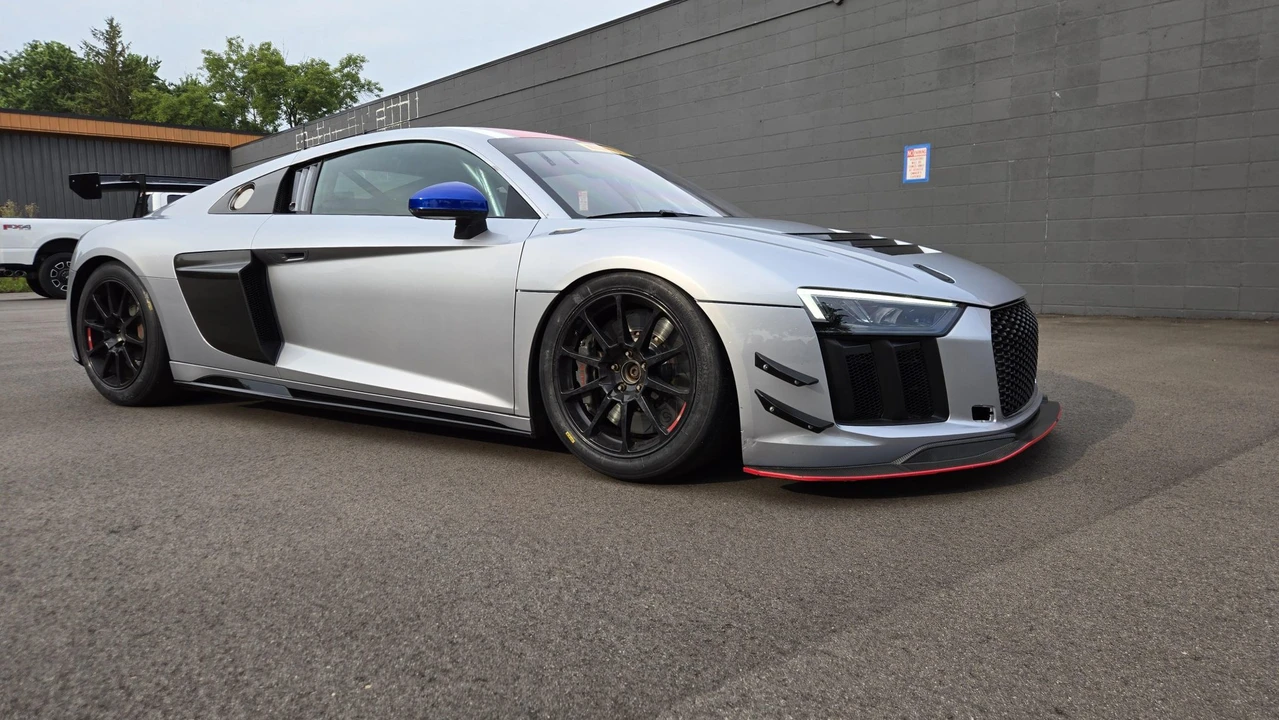 2017 Audi 4S R8 - Image 23 of 31