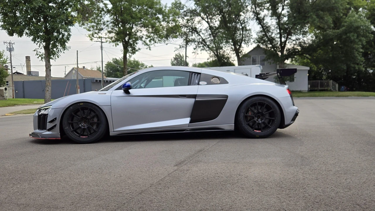 2017 Audi 4S R8 - Image 27 of 31
