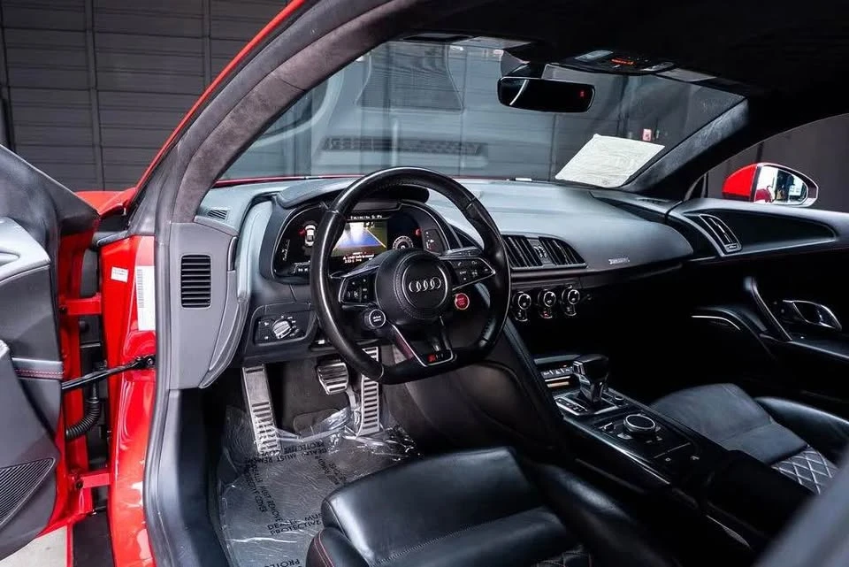 2017 Audi 4S R8 - Image 8 of 9