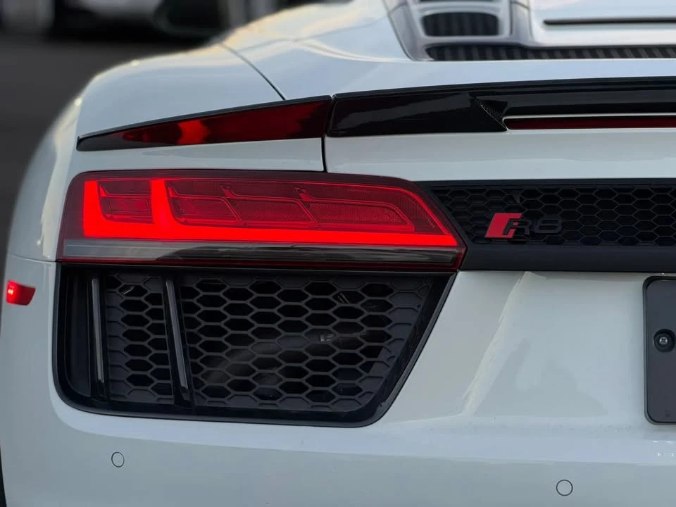 2017 Audi 4S R8 - Image 9 of 20