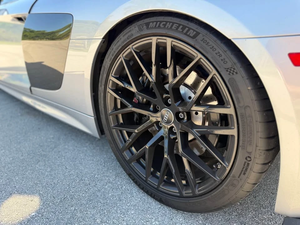 2017 Audi 4S R8 - Image 17 of 18