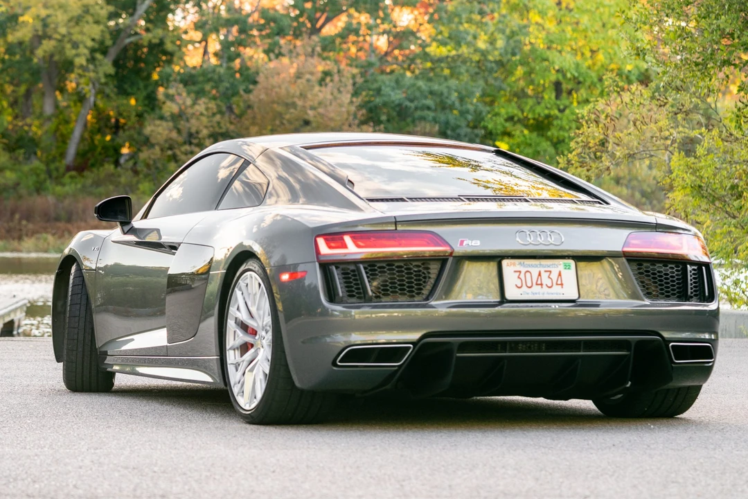 2017 Audi 4S R8 - Image 10 of 31