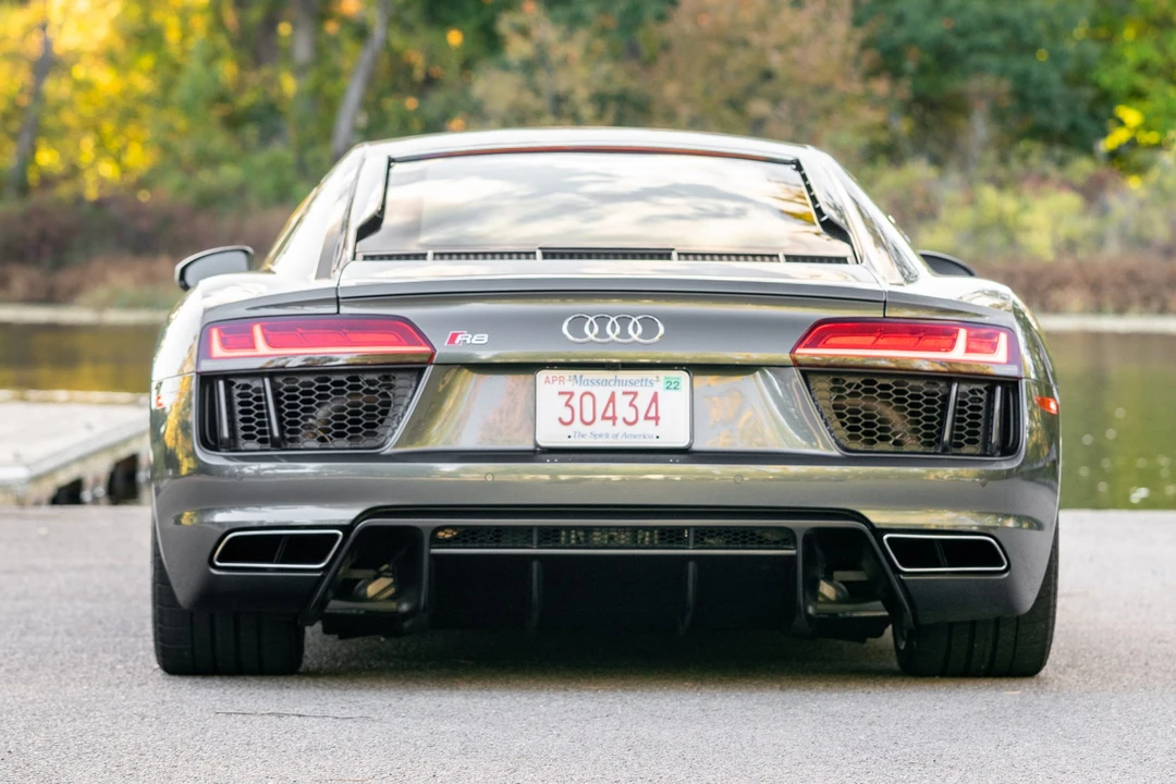 2017 Audi 4S R8 - Image 9 of 31