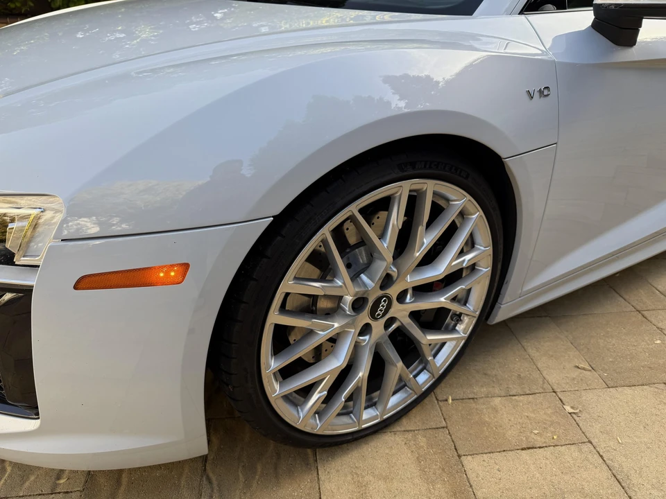 2017 Audi 4S R8 - Image 26 of 31