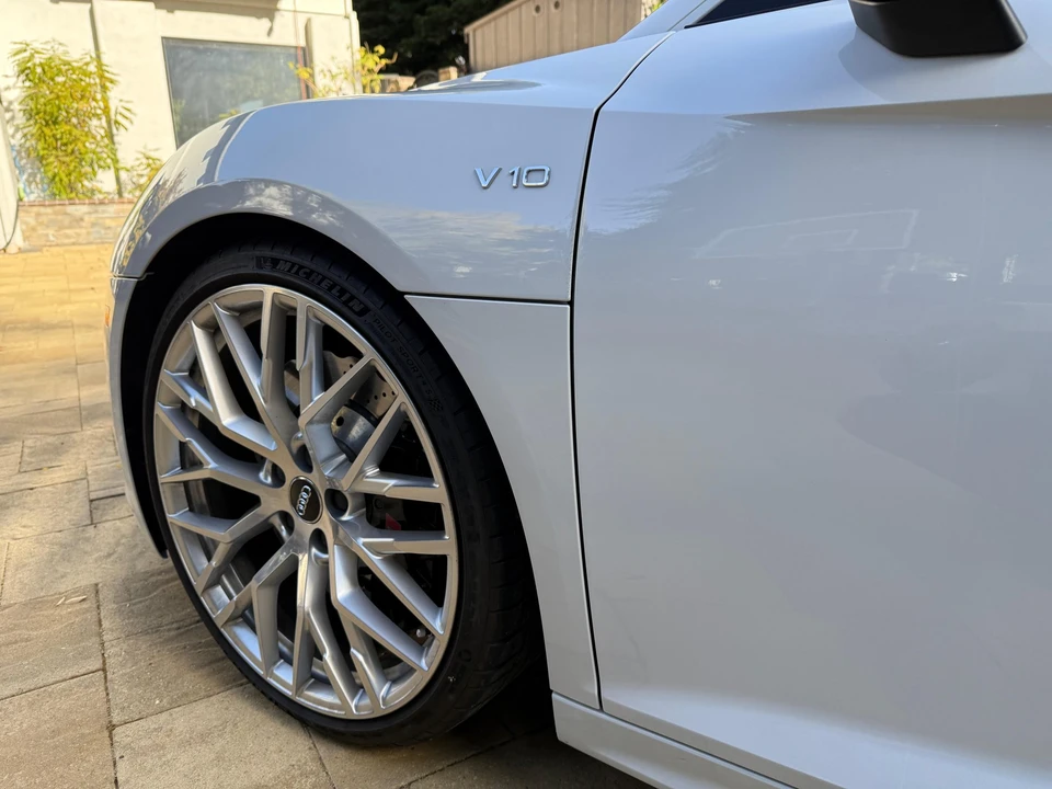 2017 Audi 4S R8 - Image 27 of 31