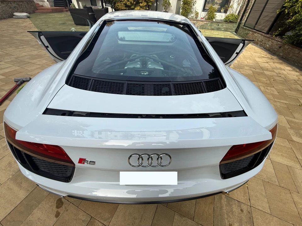 2017 Audi 4S R8 - Image 14 of 31