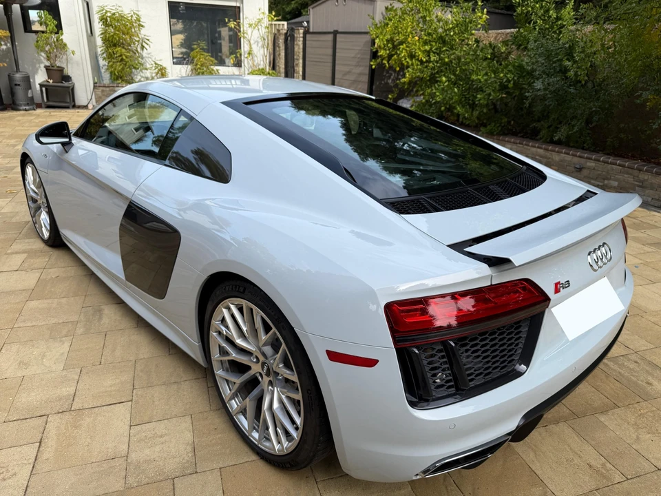 2017 Audi 4S R8 - Image 16 of 31