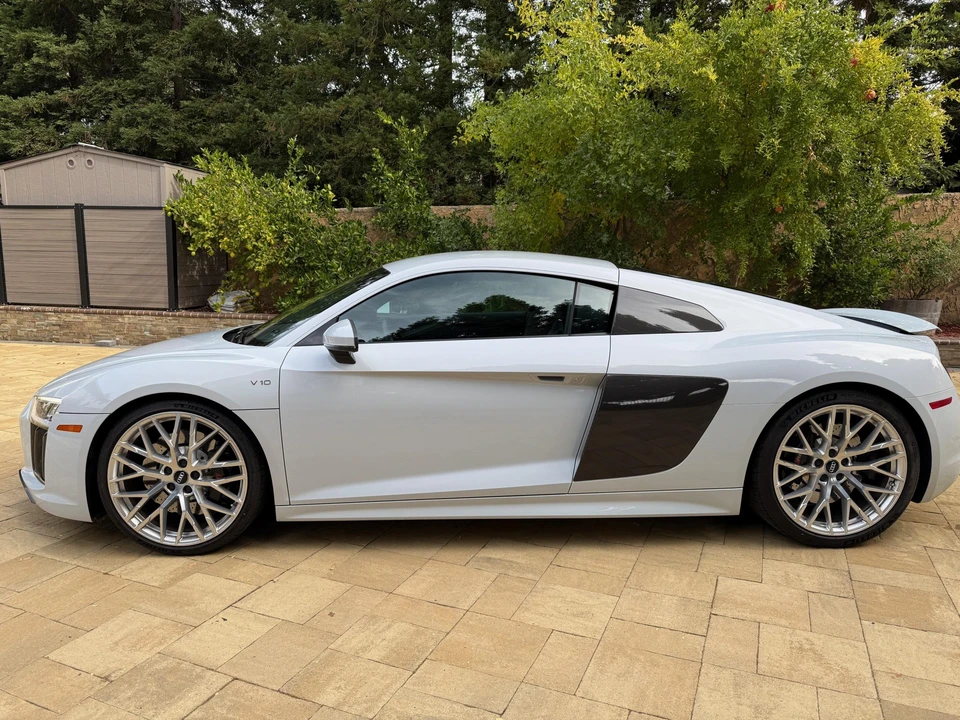 2017 Audi 4S R8 - Image 19 of 31