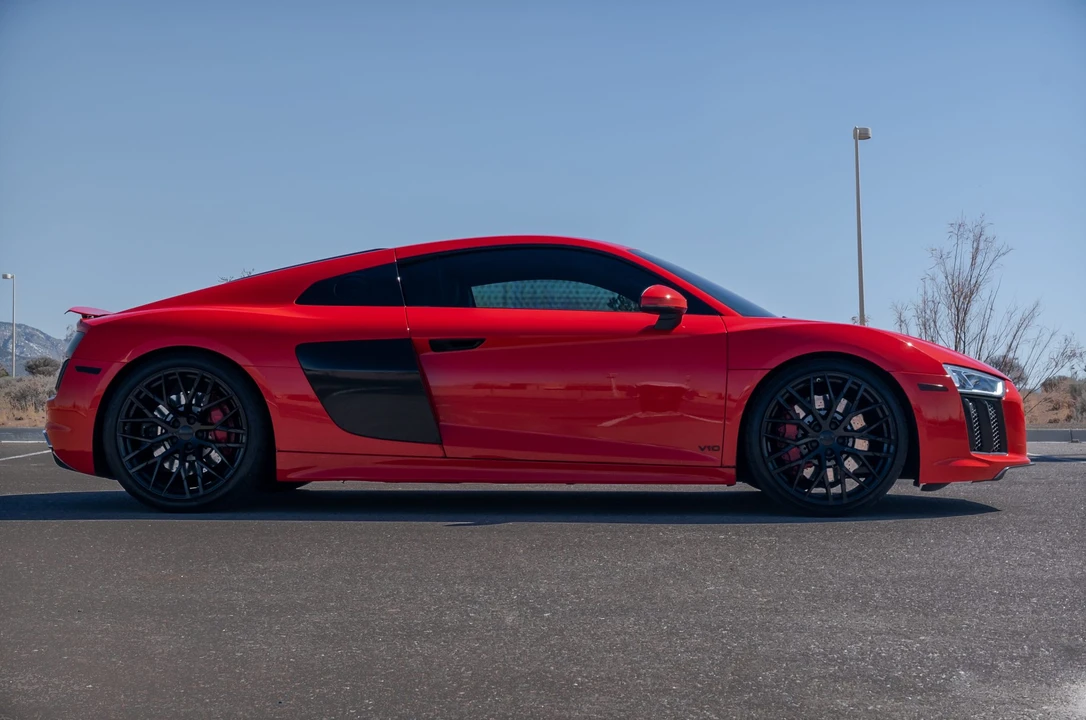 2017 Audi 4S R8 - Image 7 of 31