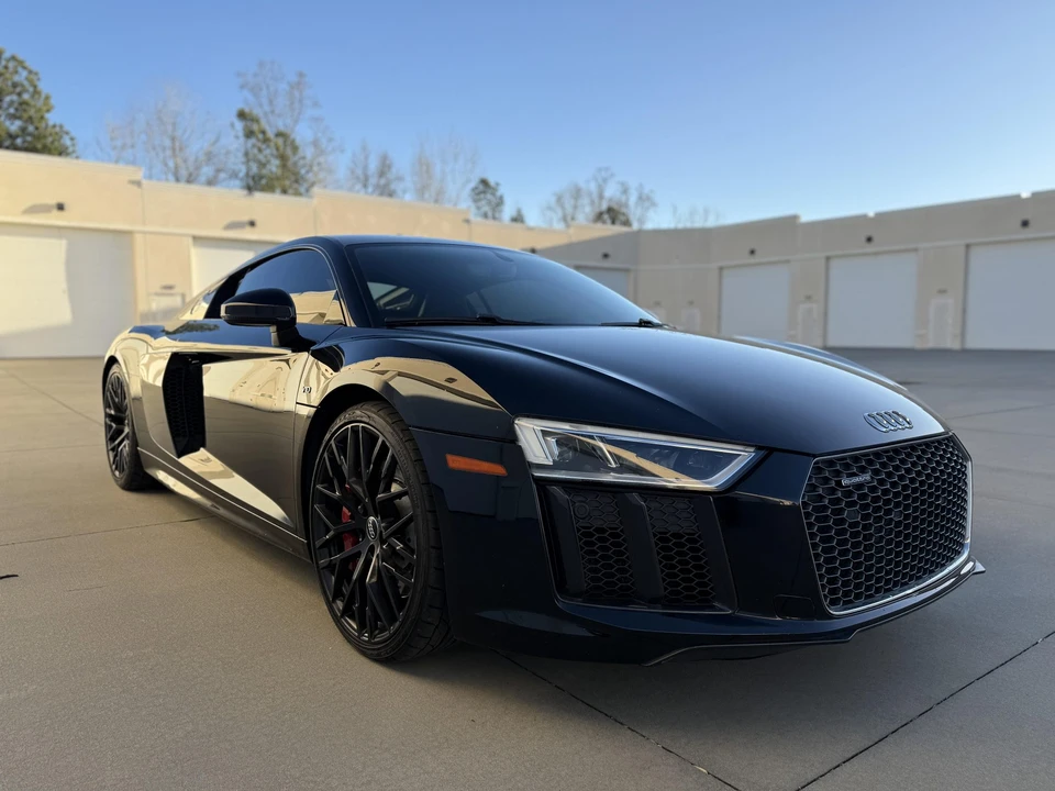 2017 Audi 4S R8 - Image 7 of 31