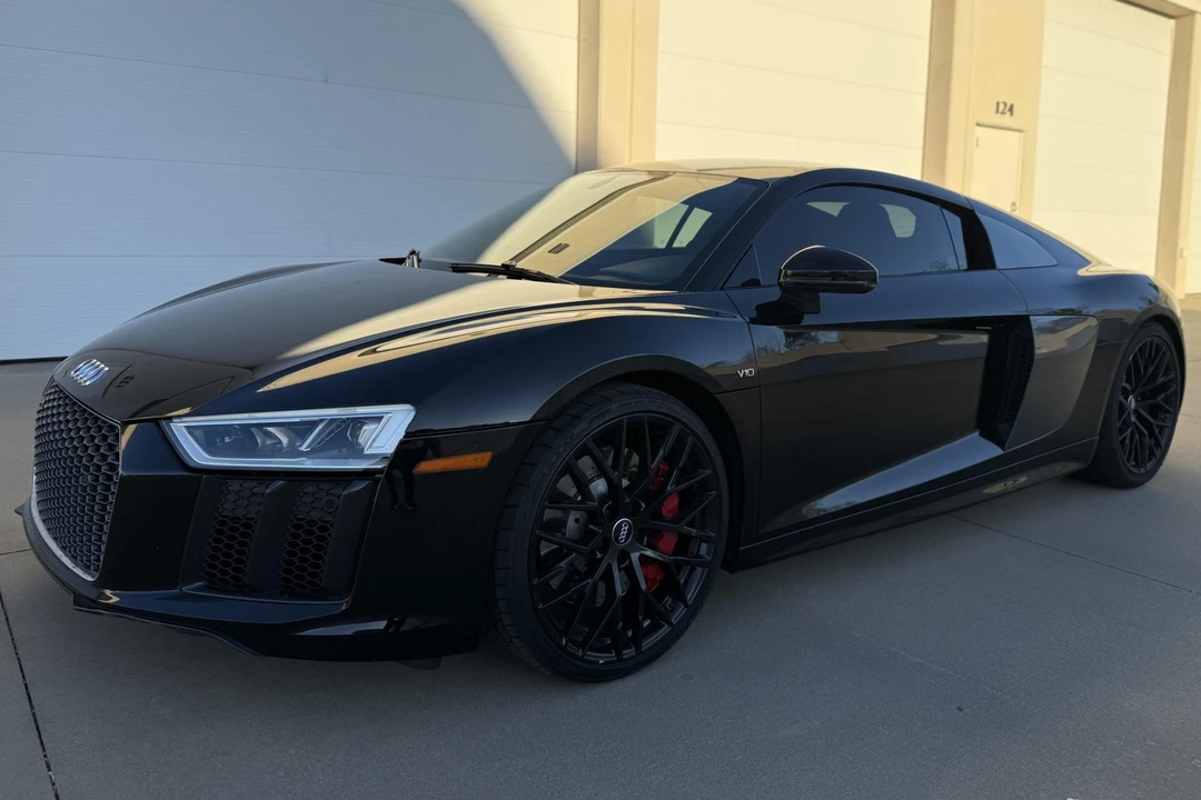 2017 Audi 4S R8 - Image 2 of 31