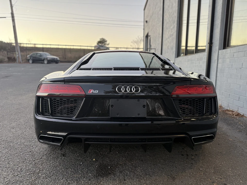 2017 Audi 4S R8 - Image 28 of 31