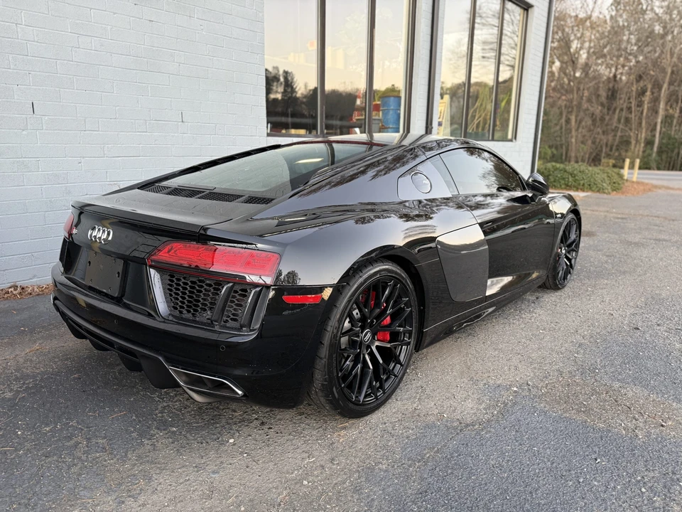 2017 Audi 4S R8 - Image 25 of 31