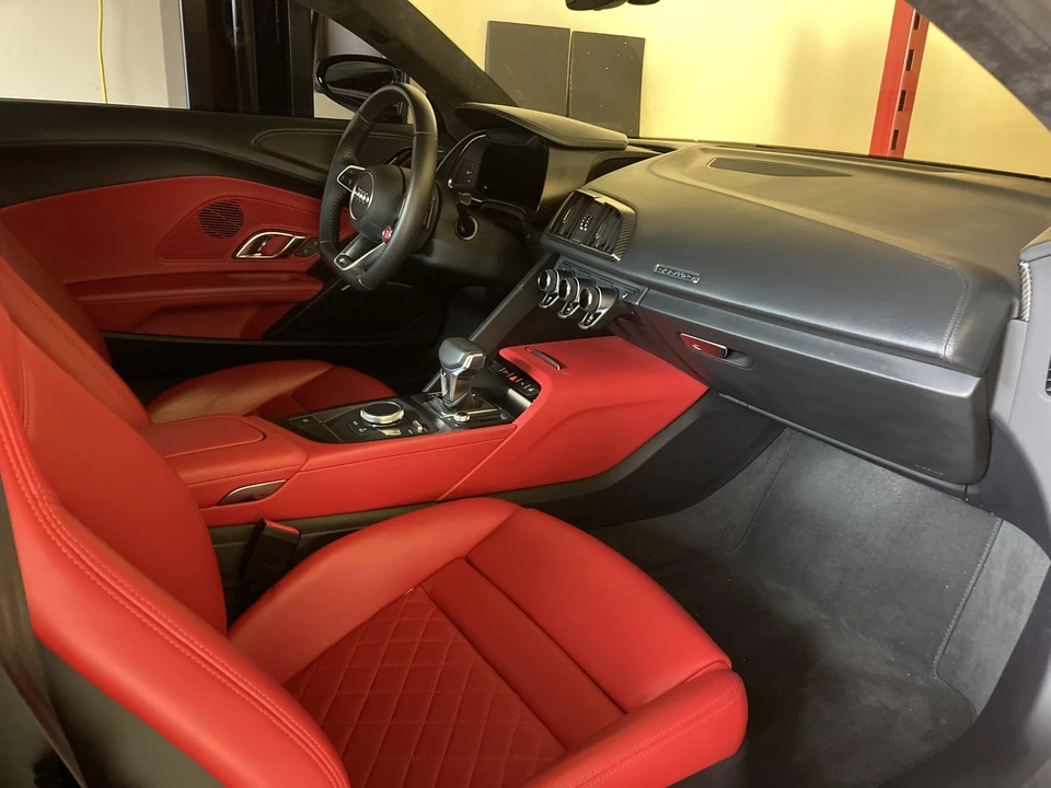 2017 Audi 4S R8 - Image 28 of 31