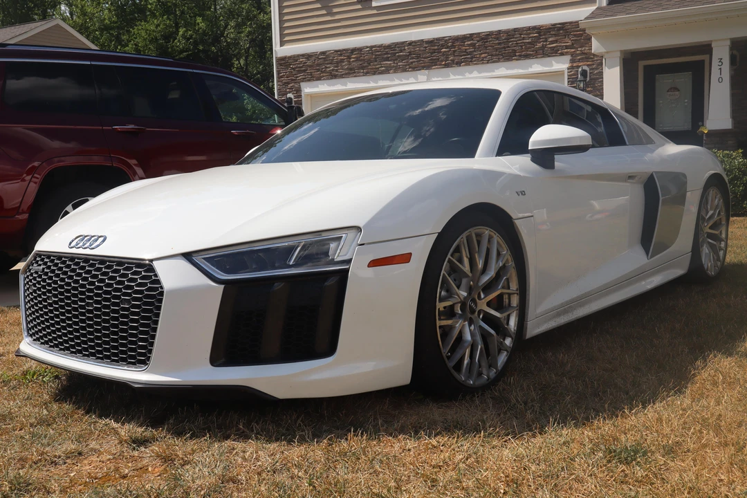 2017 Audi 4S R8 - Image 7 of 31