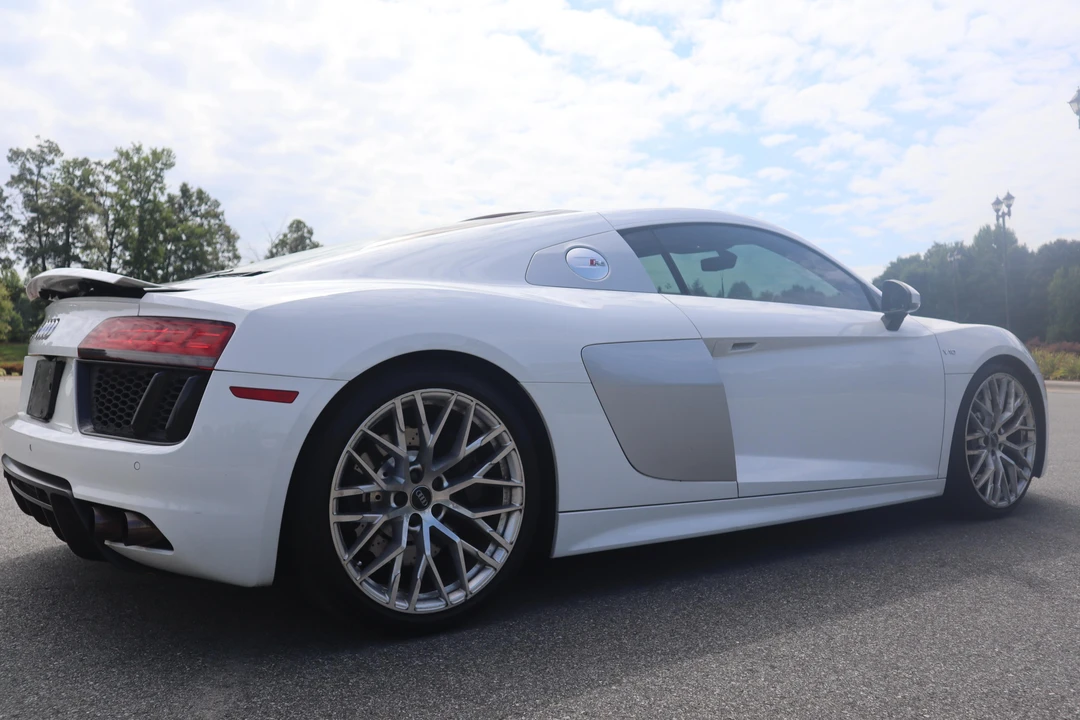 2017 Audi 4S R8 - Image 13 of 31