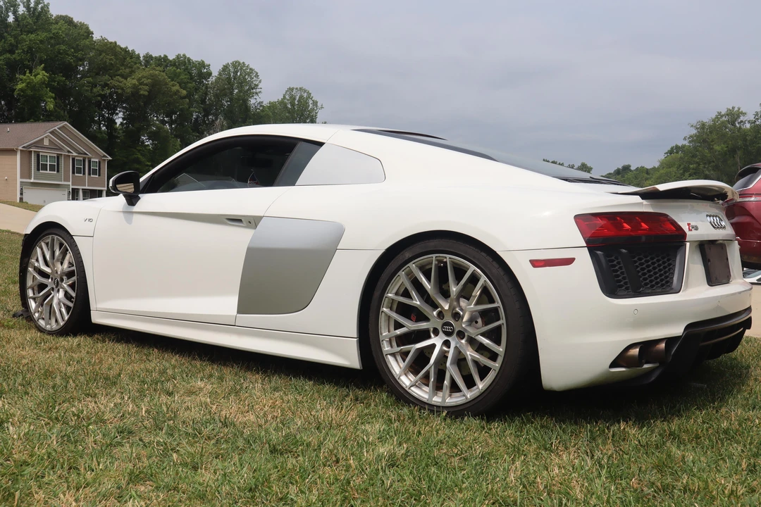 2017 Audi 4S R8 - Image 10 of 31