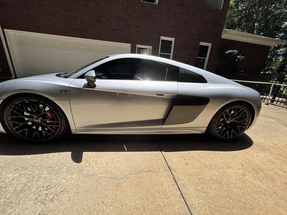 2017 Audi 4S R8 - Image 12 of 31