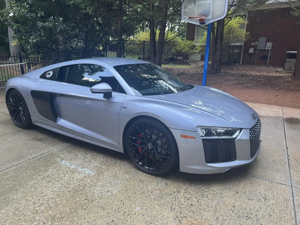 2017 Audi 4S R8 - Image 3 of 31