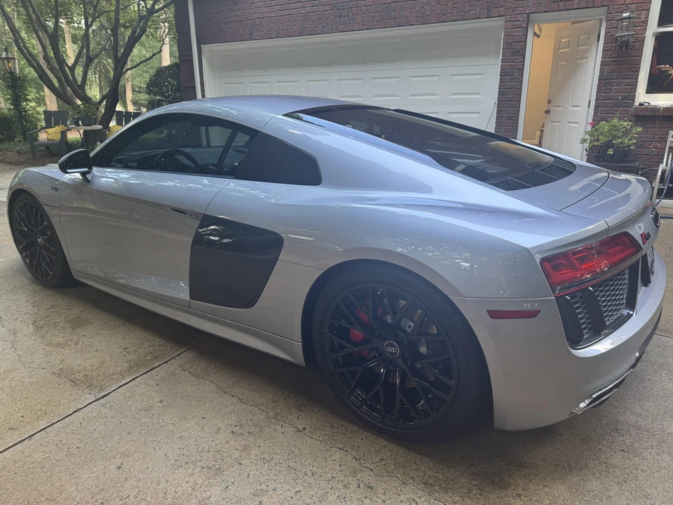 2017 Audi 4S R8 - Image 8 of 31