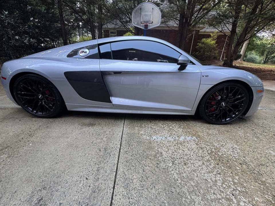 2017 Audi 4S R8 - Image 4 of 31